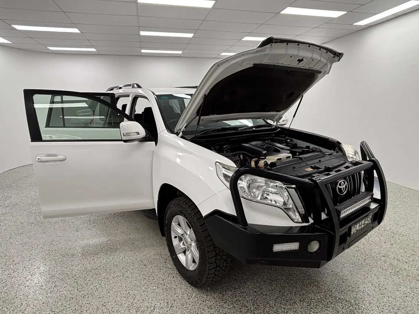 2016 Toyota Landcruiser Prado Gallery Image 8