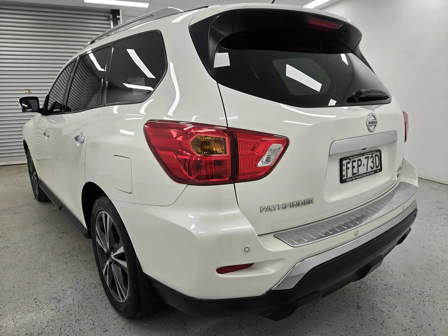 2017 Nissan Pathfinder Gallery Image 5