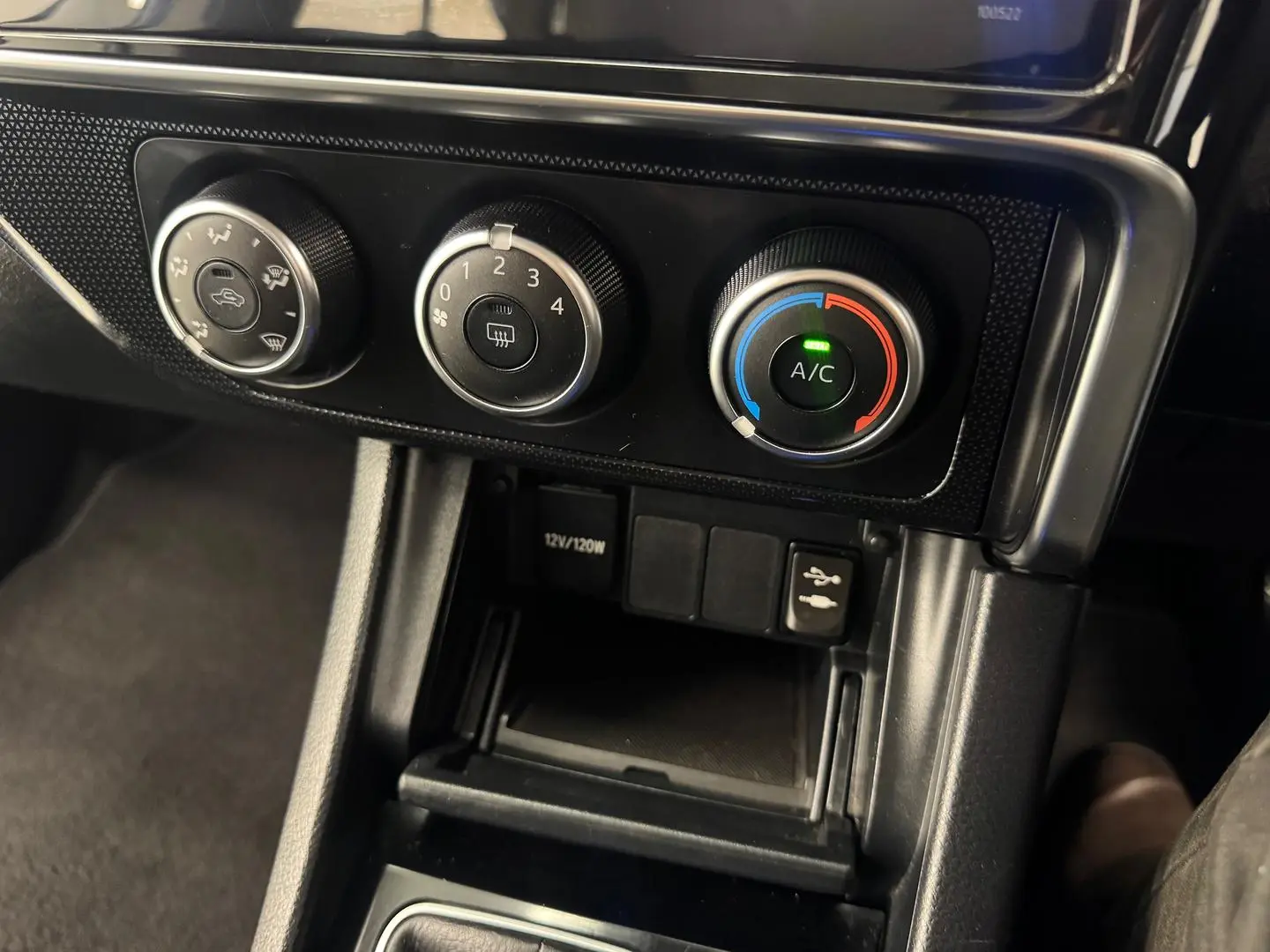 2017 Toyota Corolla Gallery Image 22