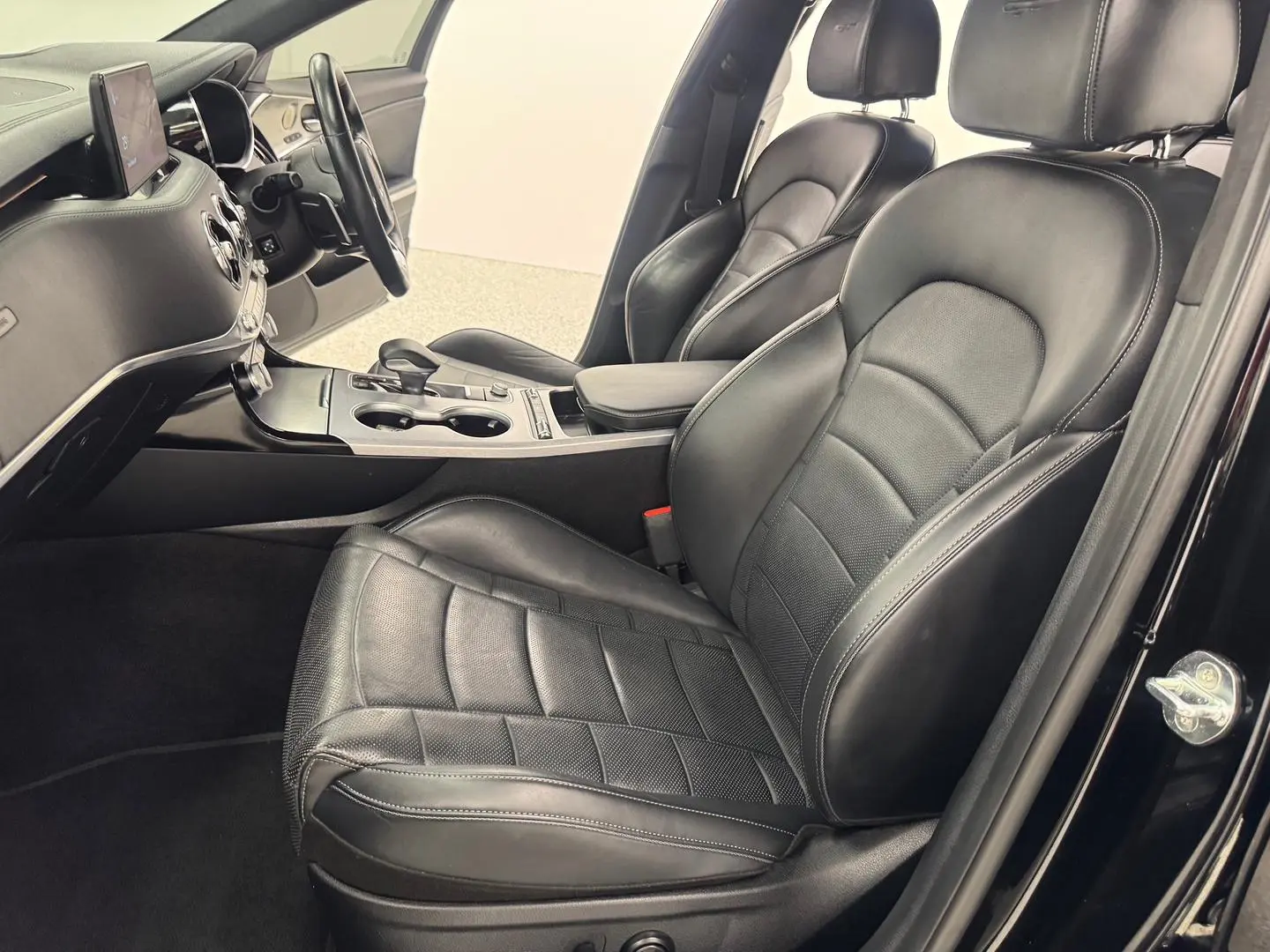 2022 Kia Stinger Gallery Image 30