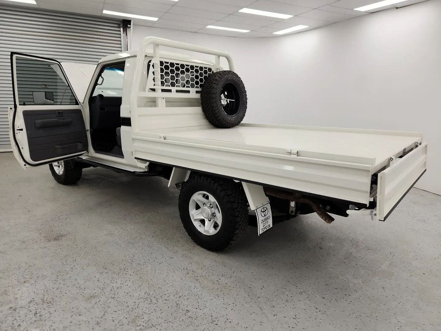 2022 Toyota Landcruiser Gallery Image 12