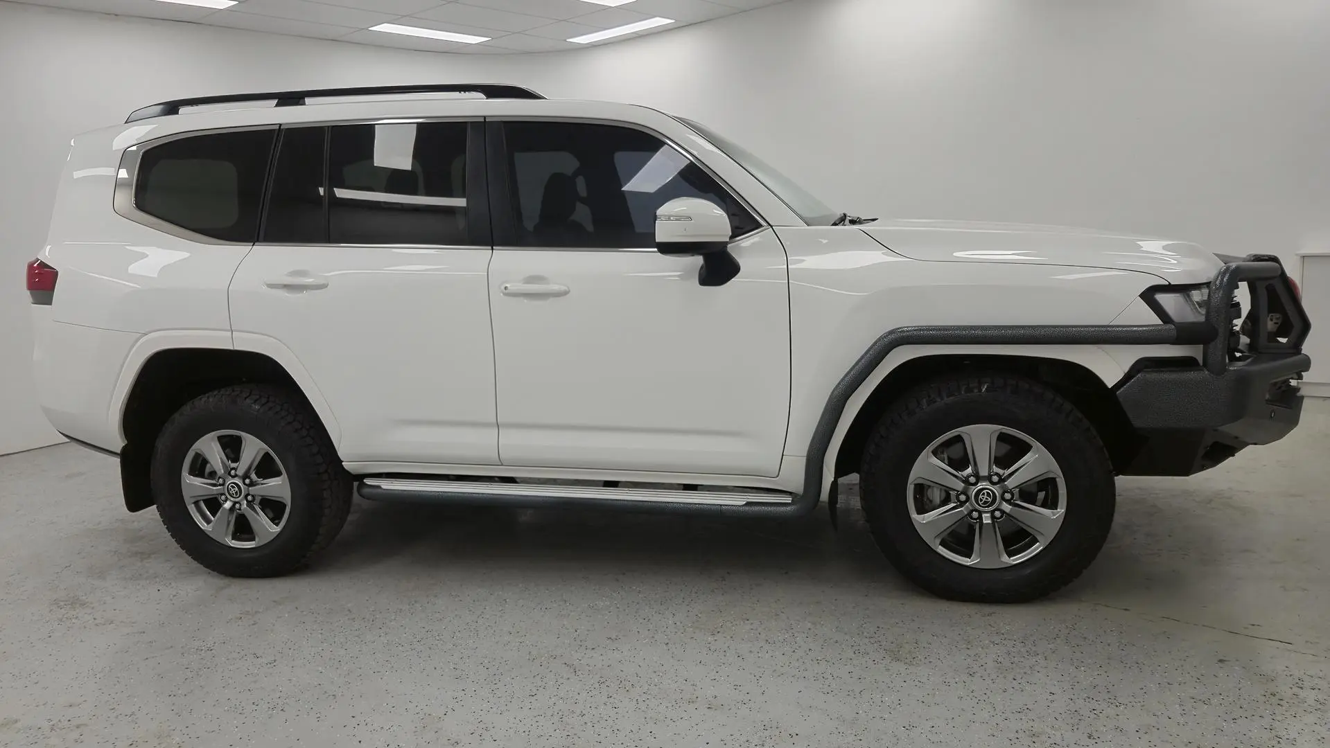 2022 Toyota Landcruiser Gallery Image 2
