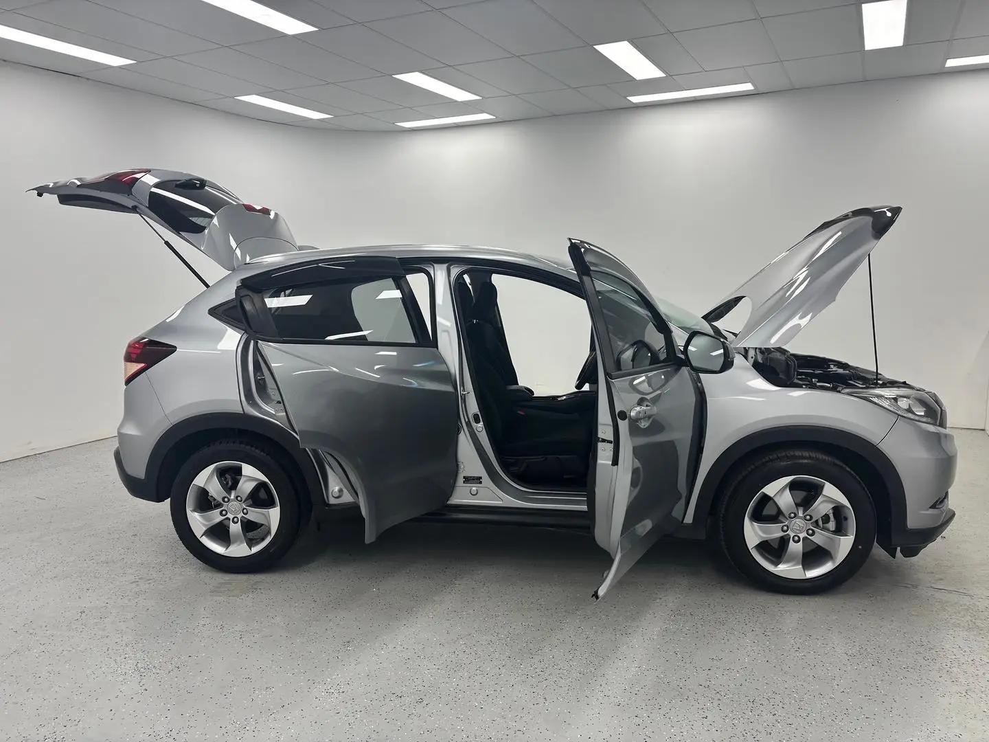 2017 Honda HR-V Gallery Image 9