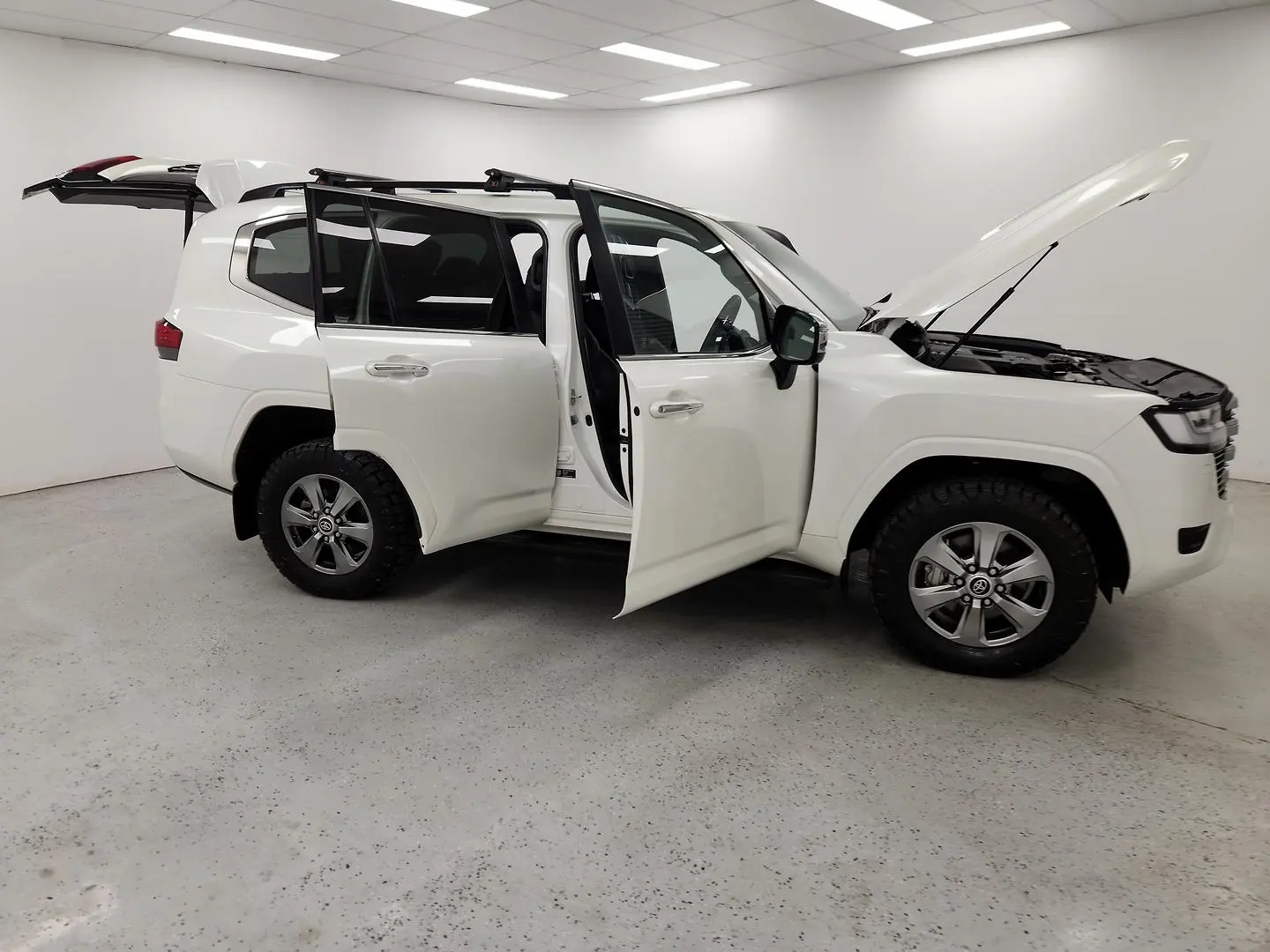 2022 Toyota Landcruiser Gallery Image 9