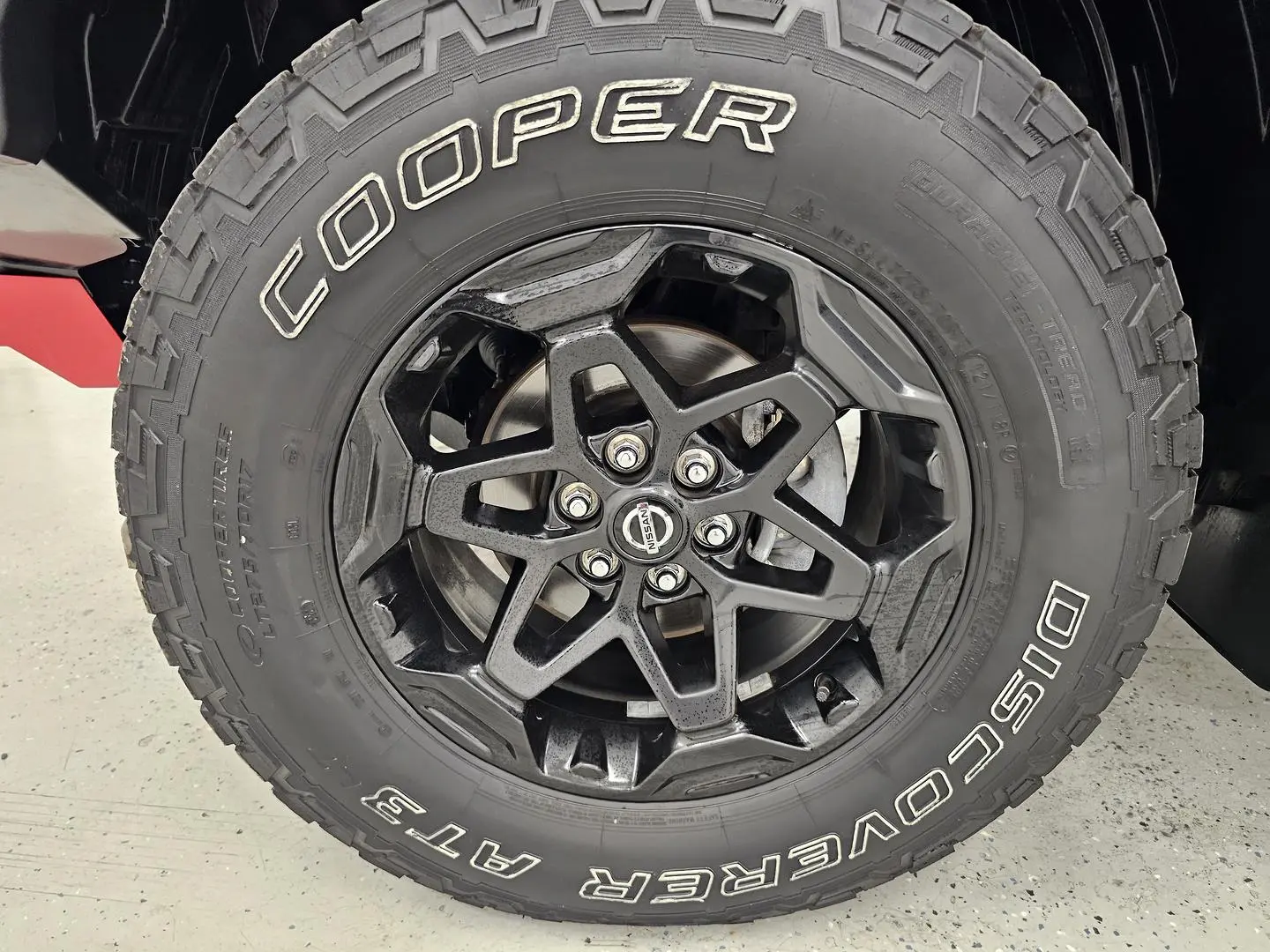 2021 Nissan Navara Gallery Image 9