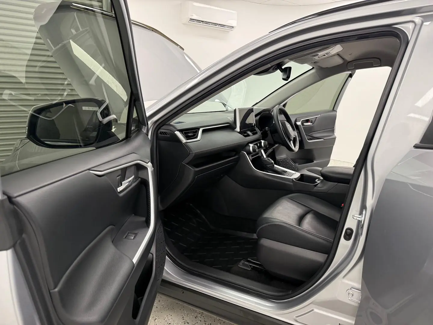 2023 Toyota RAV4 Gallery Image 10