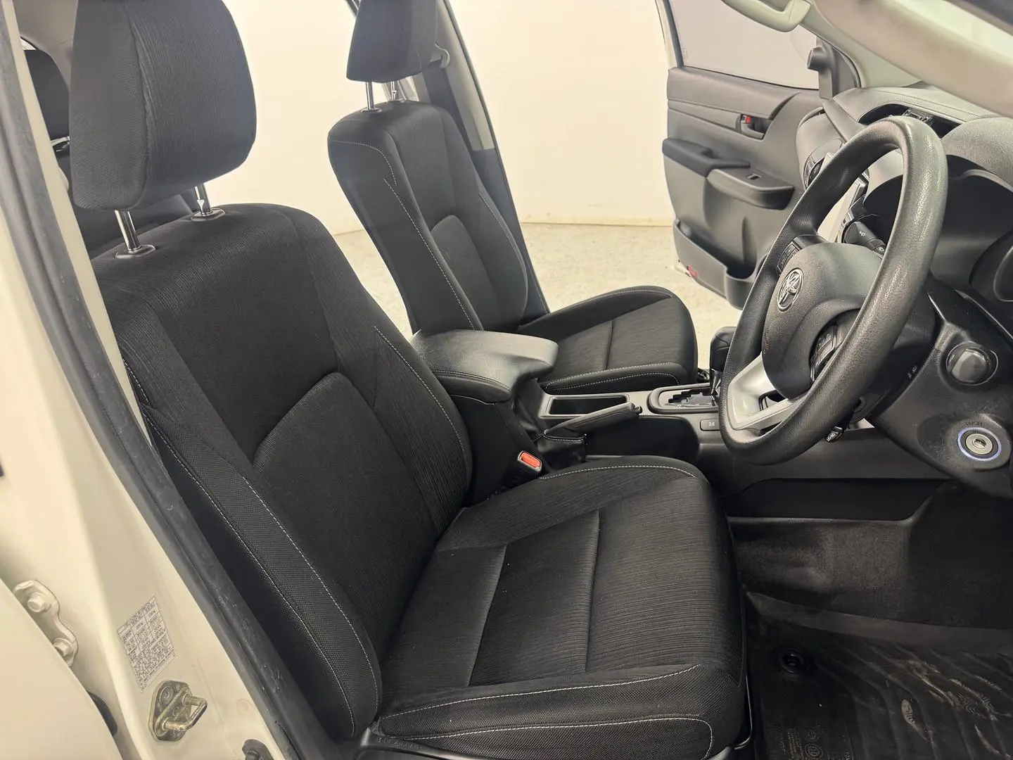 2020 Toyota Hilux Gallery Image 24