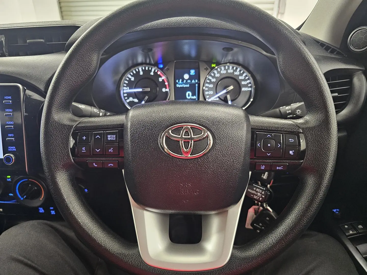 2022 Toyota Hilux Gallery Image 27