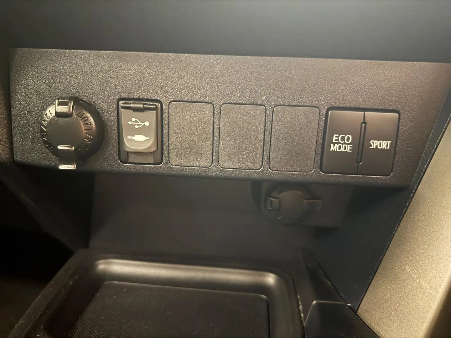 2014 Toyota RAV4 Gallery Image 28