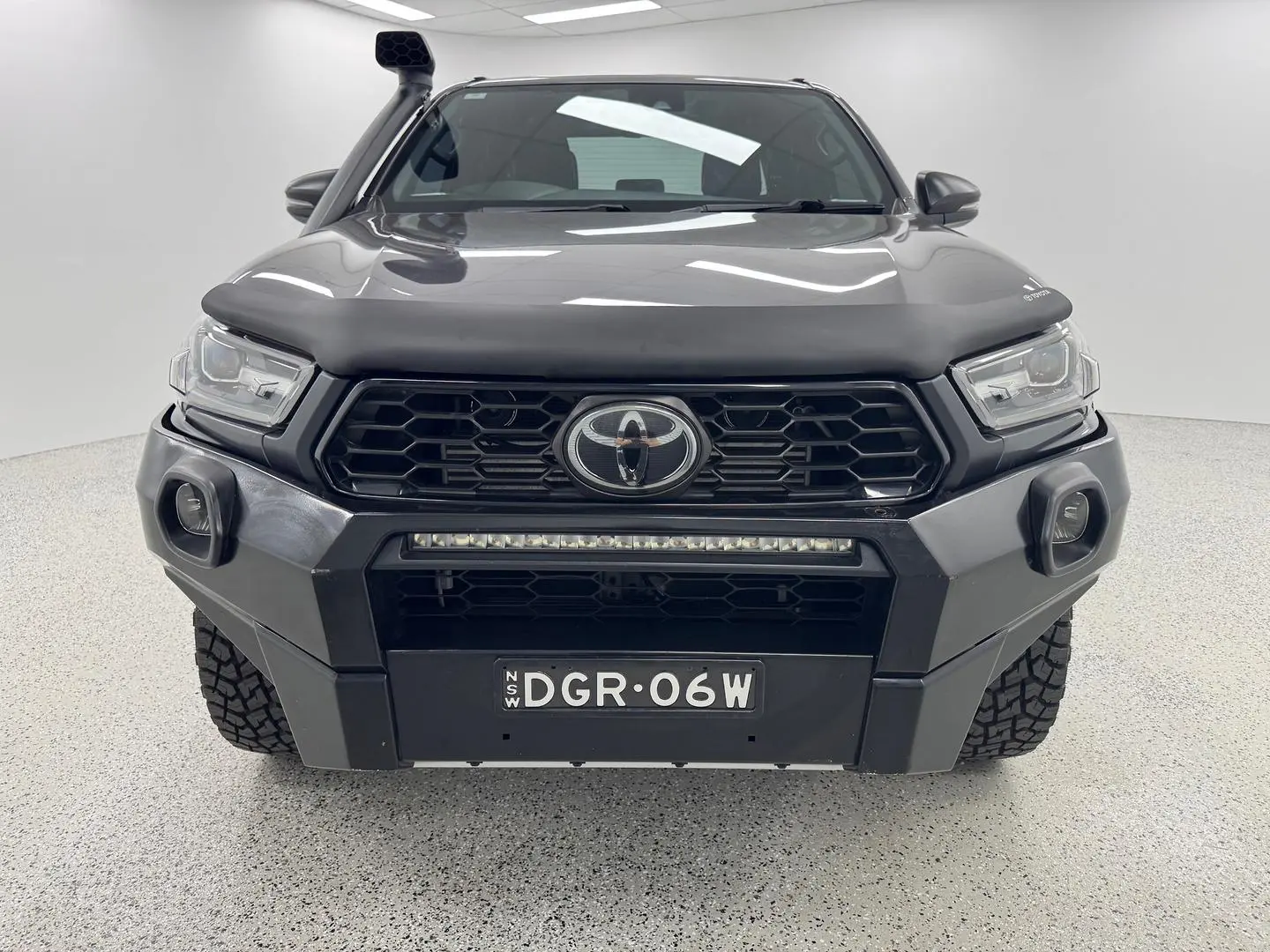 2022 Toyota Hilux Gallery Image 7