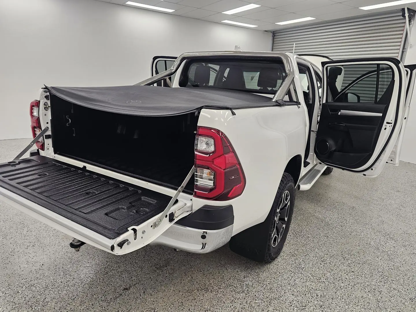 2021 Toyota Hilux Gallery Image 19