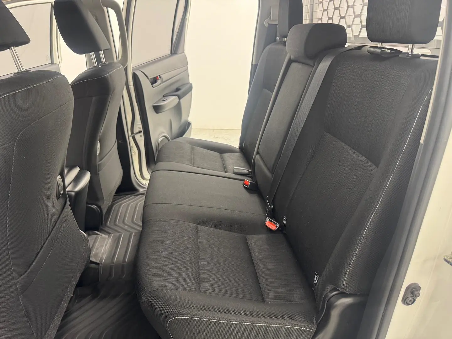 2020 Toyota Hilux Gallery Image 29