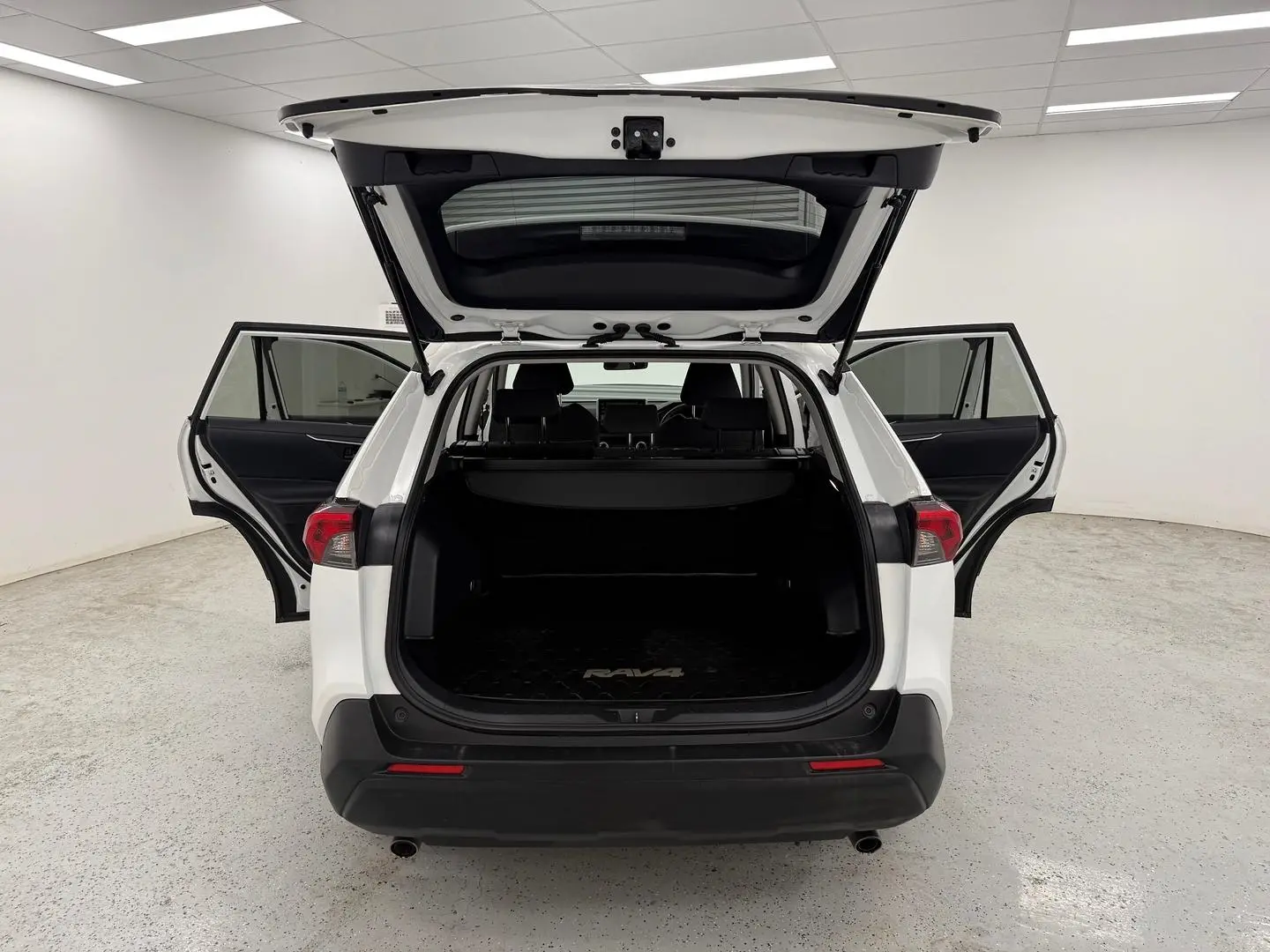 2020 Toyota RAV4 Gallery Image 14