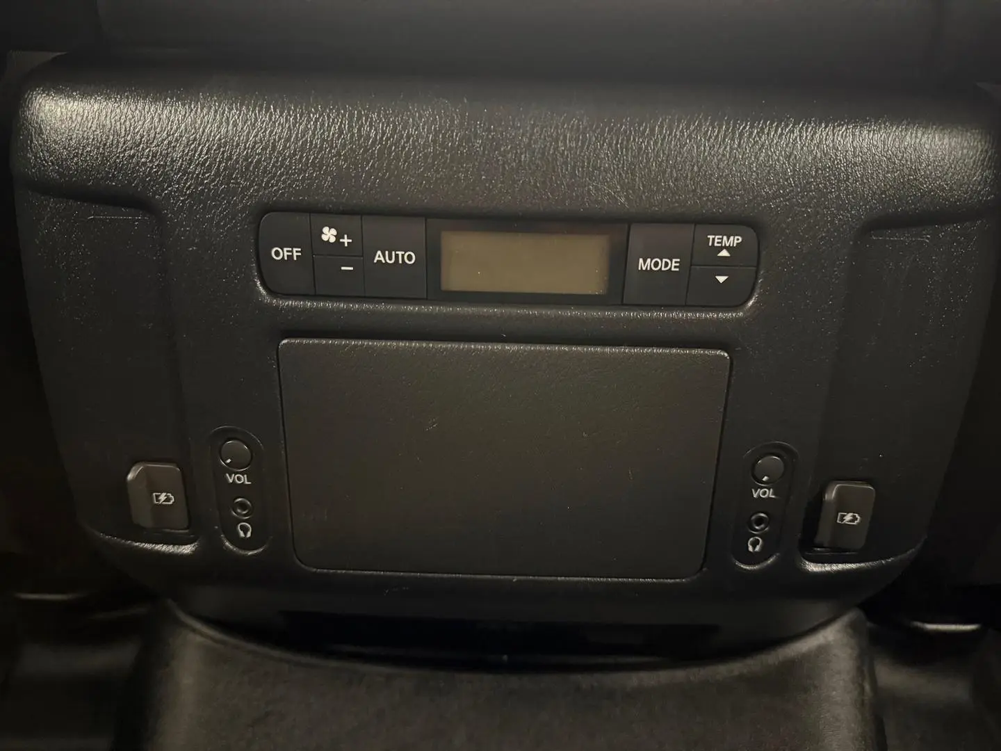 2022 Nissan Patrol Gallery Image 25