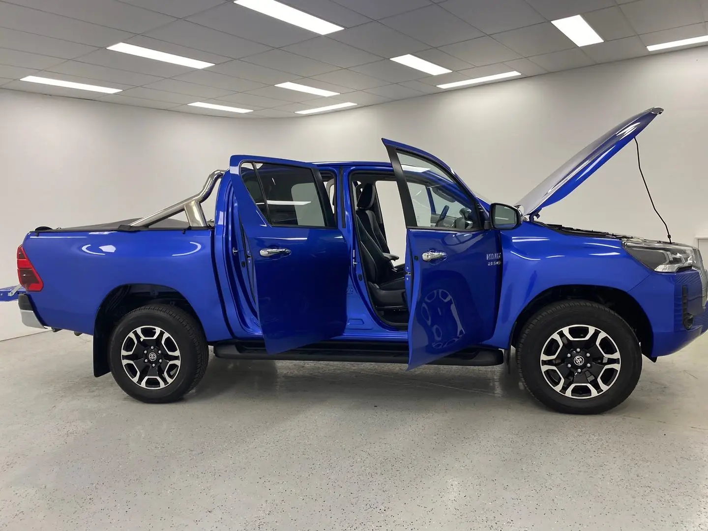 2022 Toyota Hilux Gallery Image 10