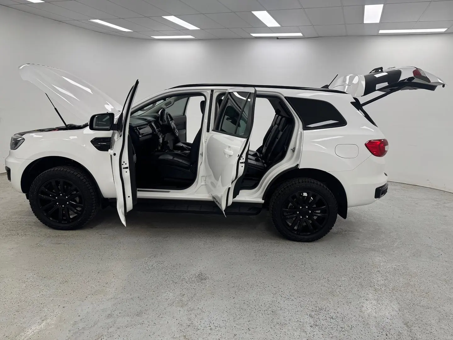 2020 Ford Everest Gallery Image 11