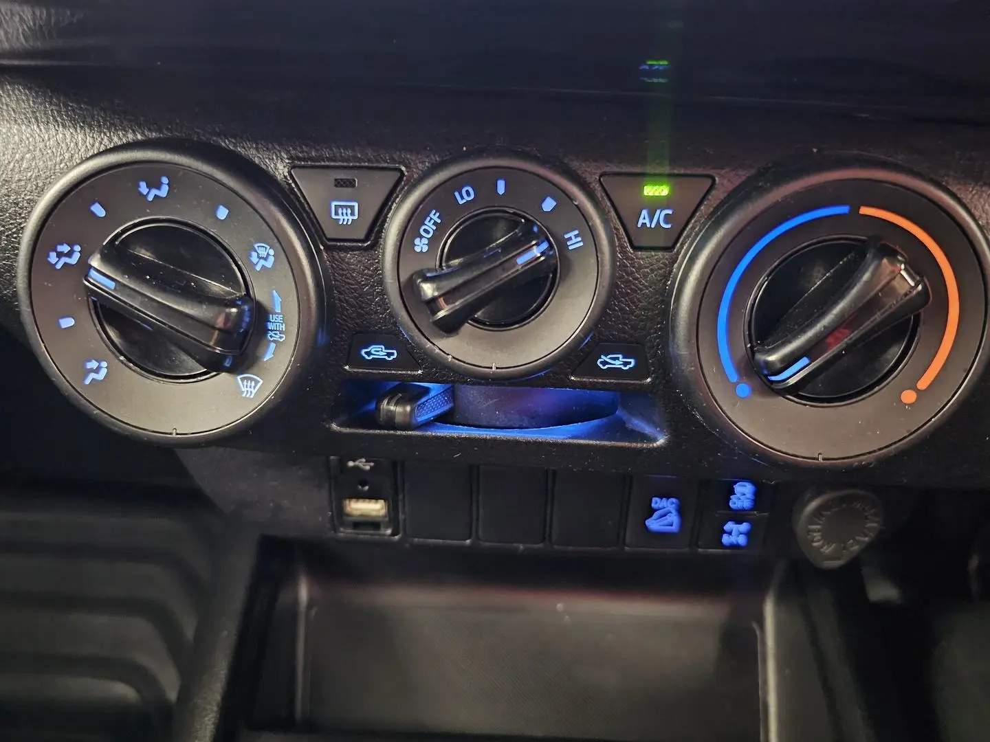 2022 Toyota Hilux Gallery Image 31