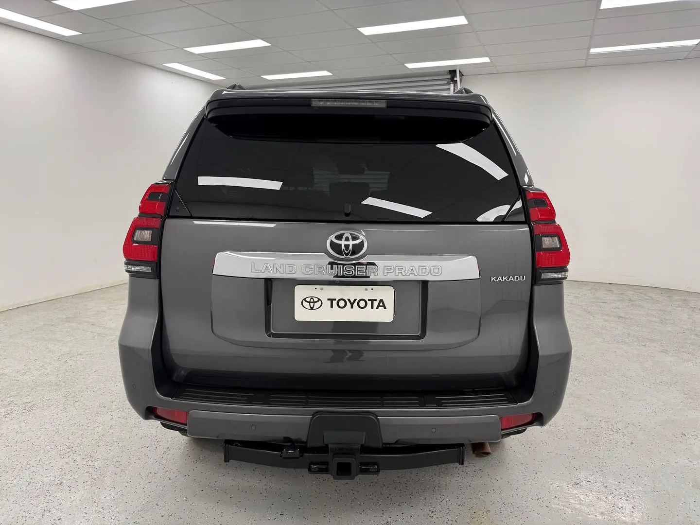 2021 Toyota Landcruiser Prado Gallery Image 4
