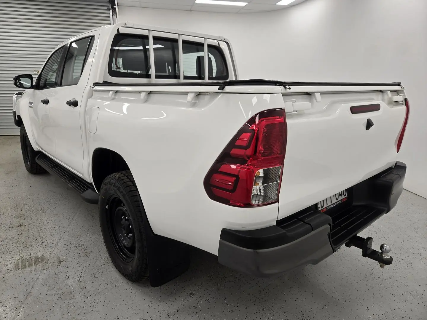 2017 Toyota Hilux Gallery Image 5