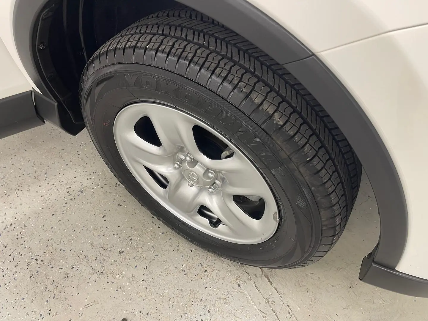 2018 Toyota RAV4 Gallery Image 16