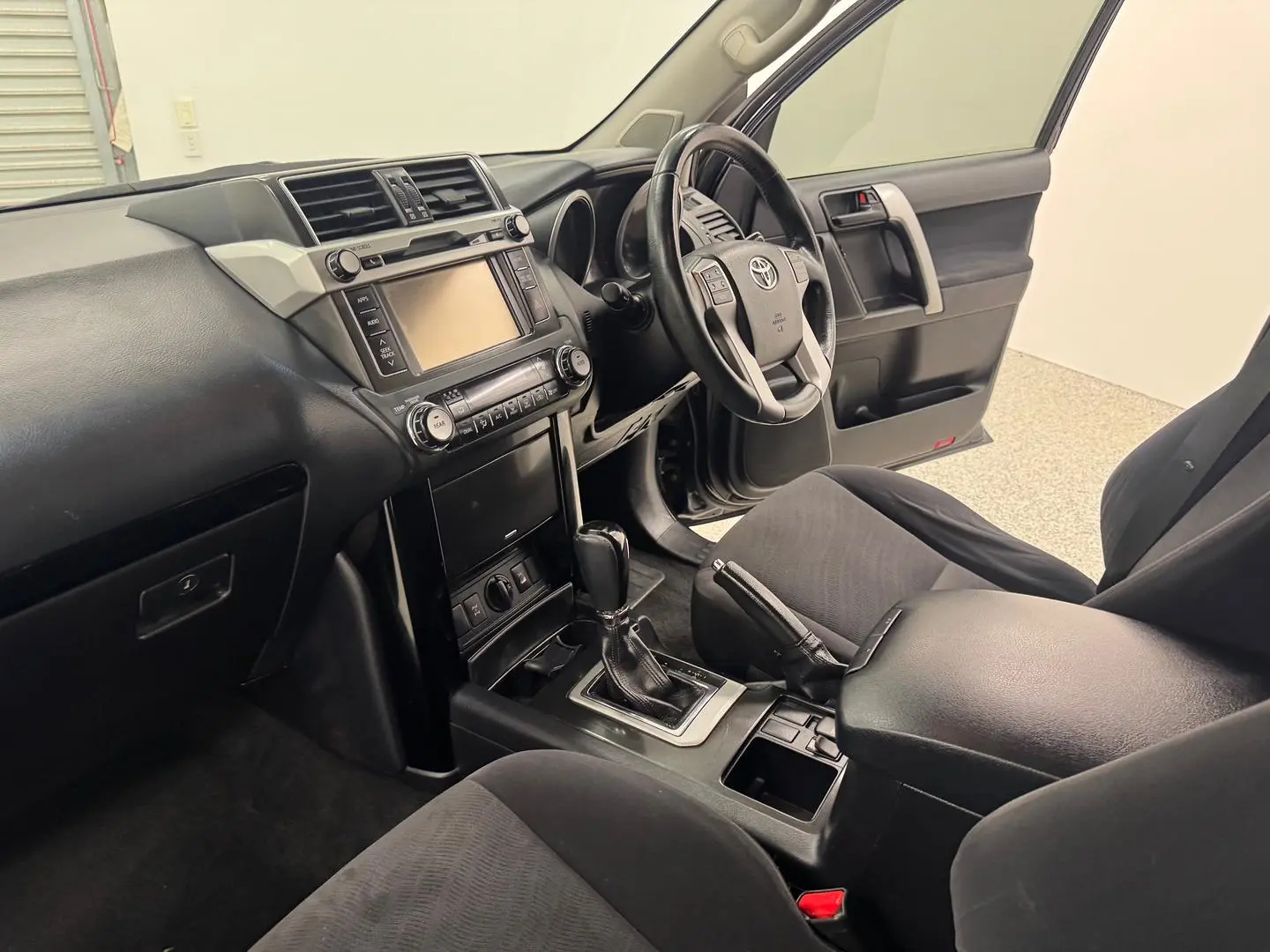 2016 Toyota Landcruiser Prado Gallery Image 32