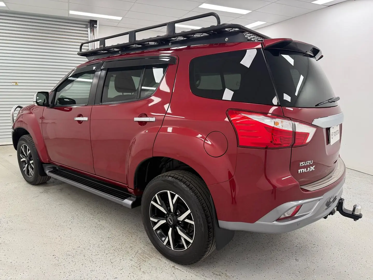 2020 Isuzu MU-X Gallery Image 5
