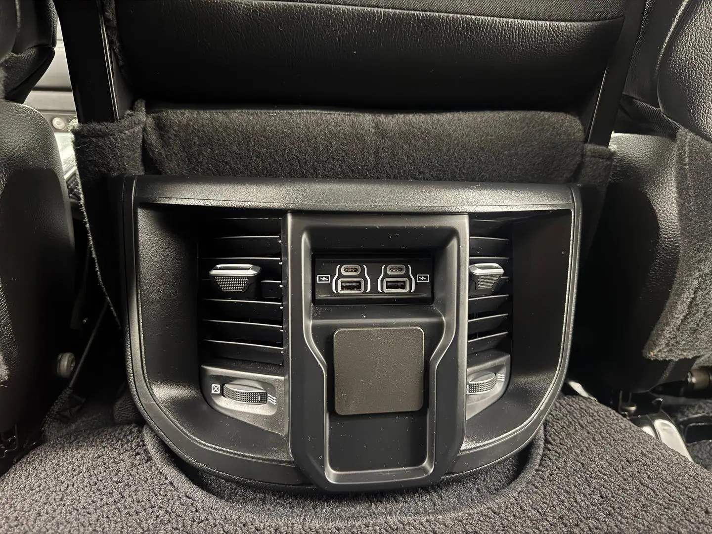 2022 RAM 2500 Gallery Image 33