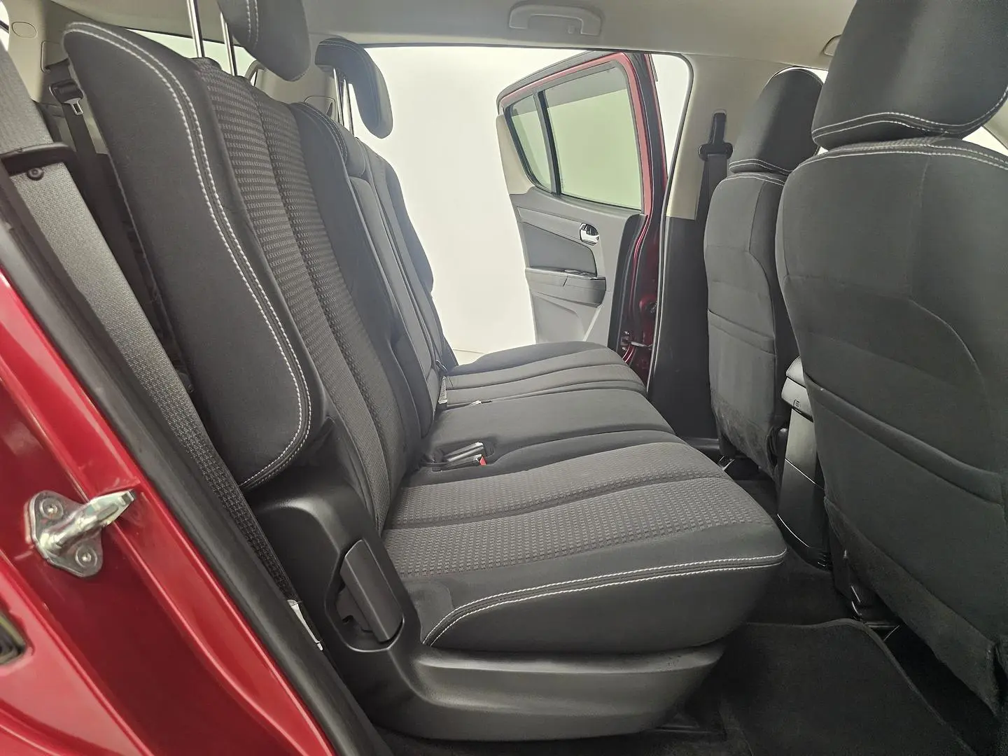 2020 Isuzu MU-X Gallery Image 22