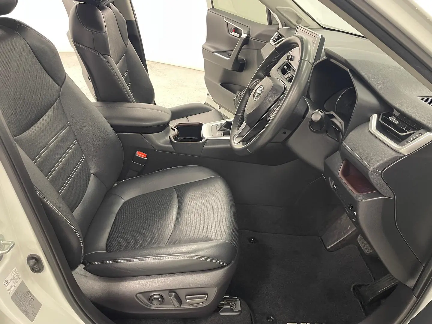 2022 Toyota RAV4 Gallery Image 22