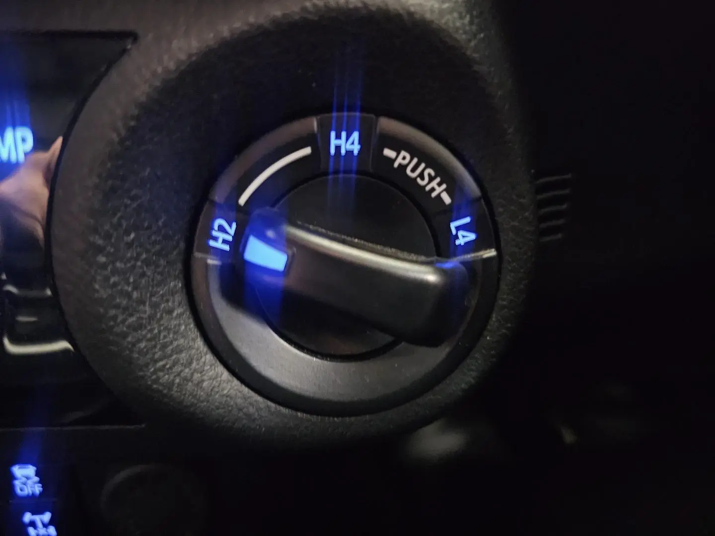 2021 Toyota Hilux Gallery Image 31