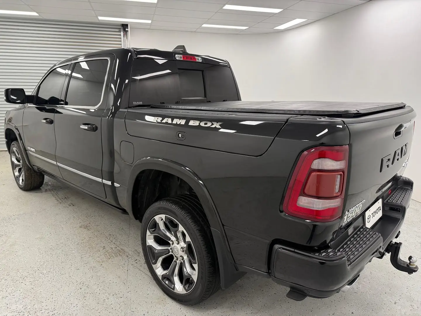 2021 RAM 1500 Gallery Image 5