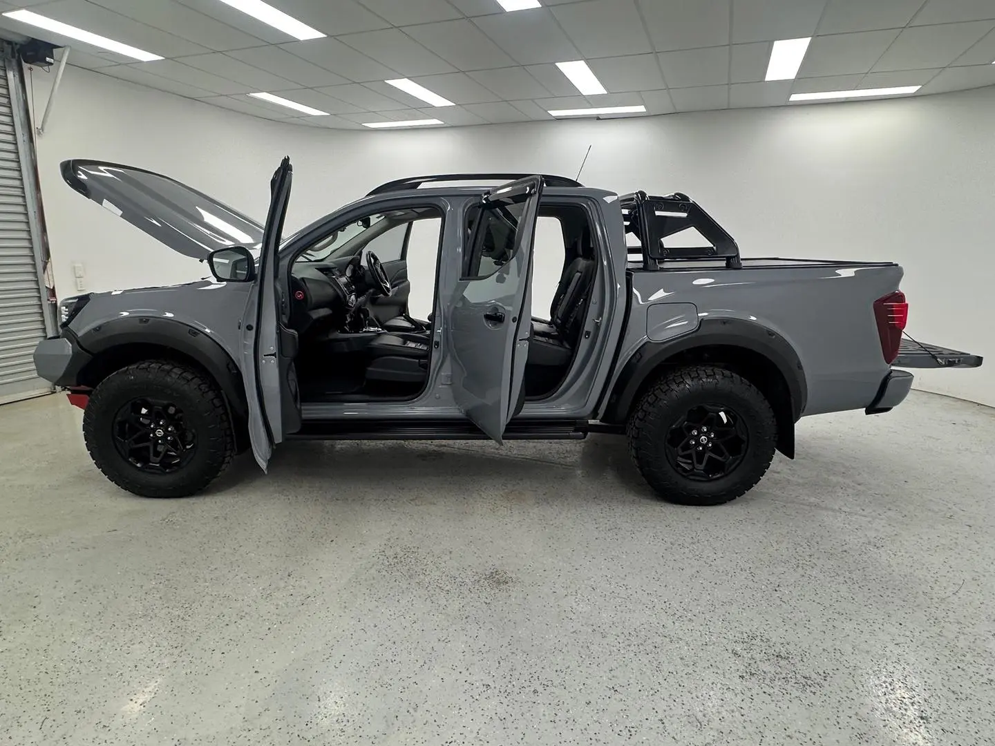 2021 Nissan Navara Gallery Image 11