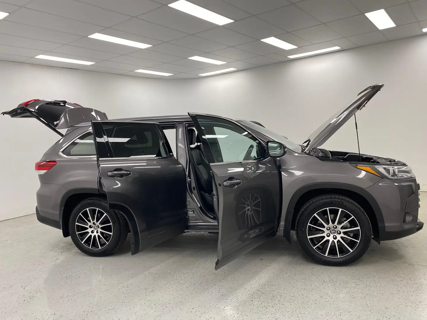 2019 Toyota Kluger Gallery Image 10