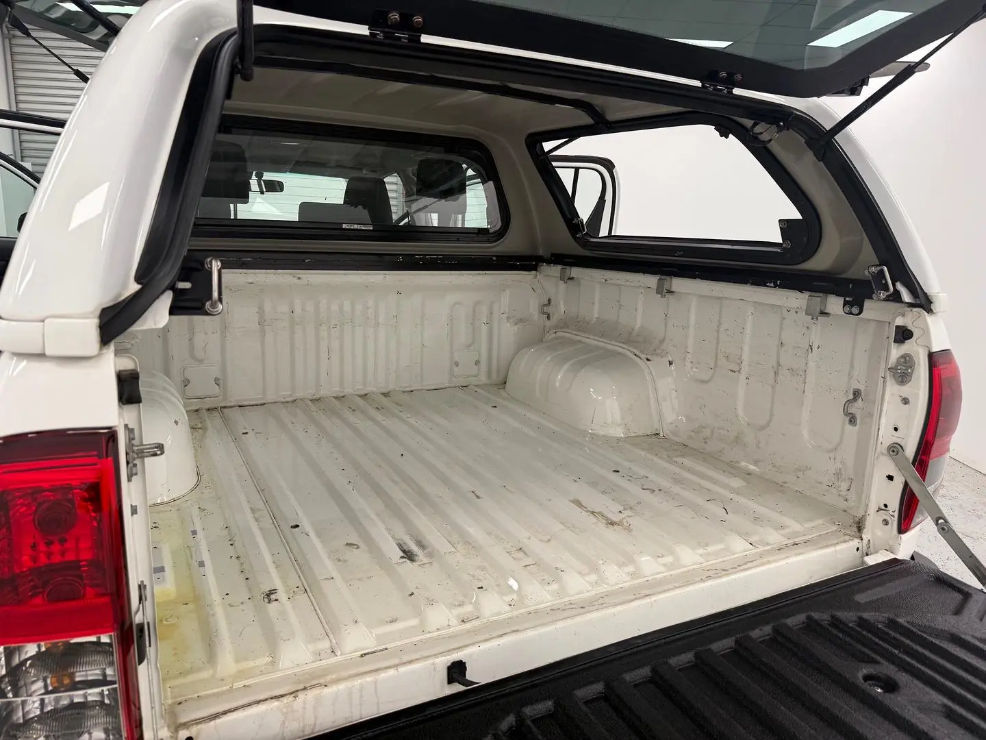 2021 Toyota Hilux Gallery Image 16