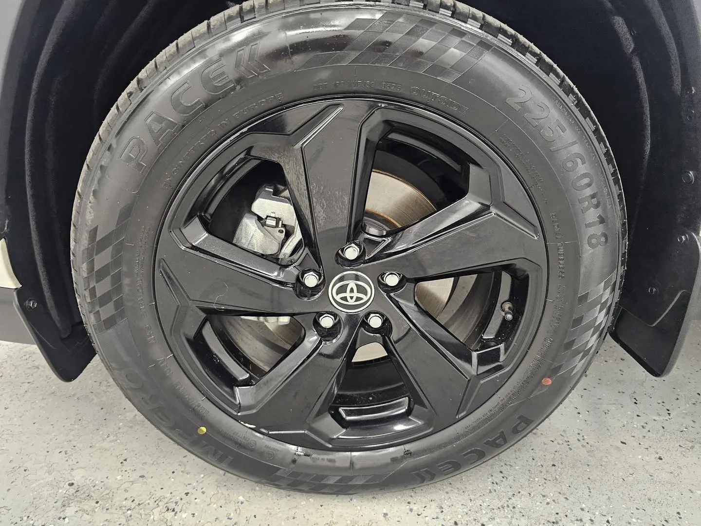 2021 Toyota RAV4 Gallery Image 9