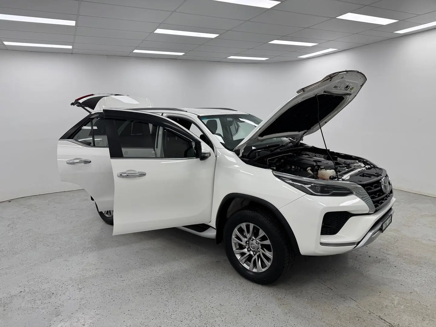 2021 Toyota Fortuner Gallery Image 8