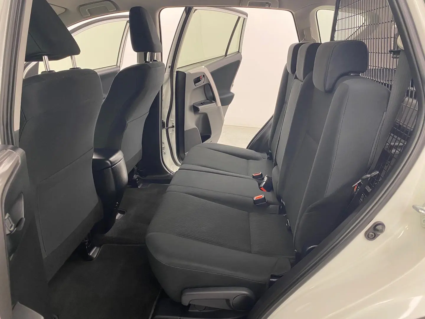 2018 Toyota Rav4 Gallery Image 19