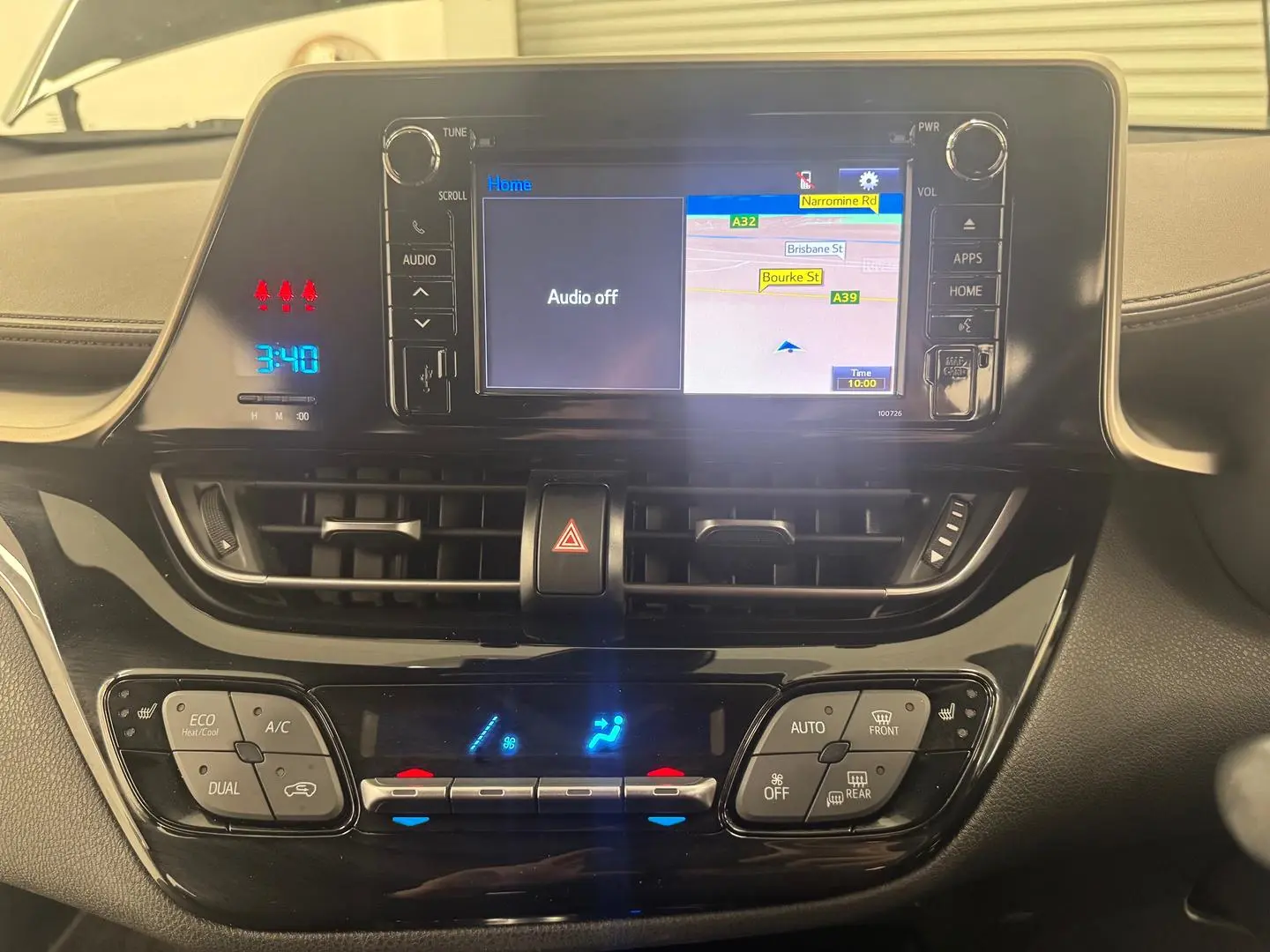 2018 Toyota C-HR Gallery Image 18