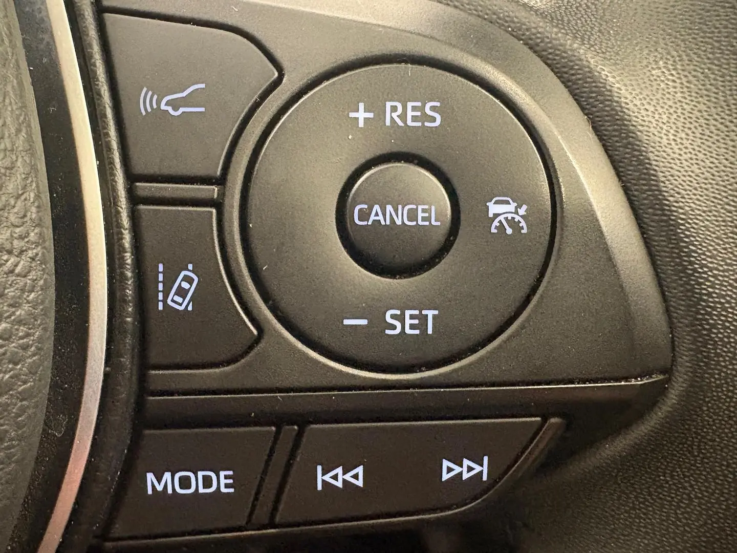 2024 Toyota RAV4 Gallery Image 30