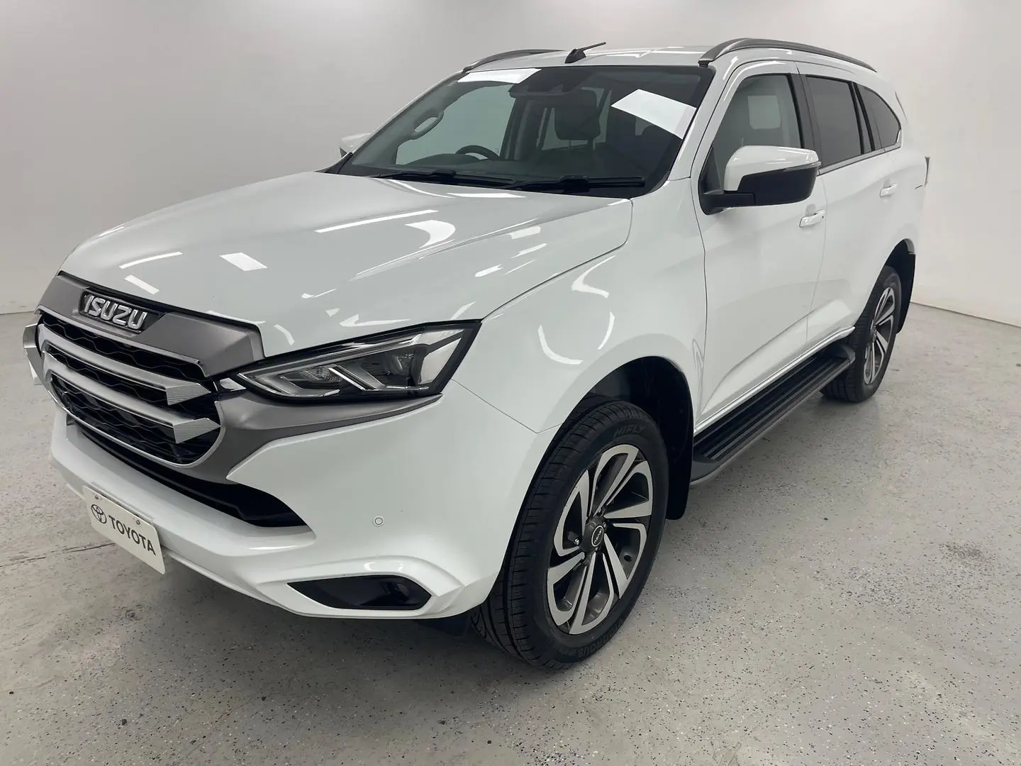 2021 Isuzu MU-X Gallery Image 7