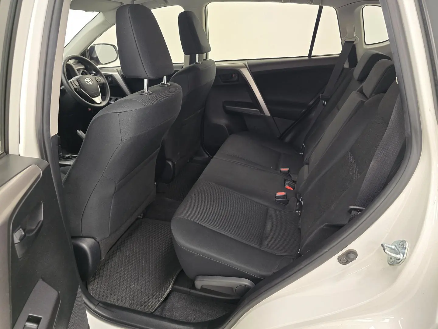 2018 Toyota Rav4 Gallery Image 30