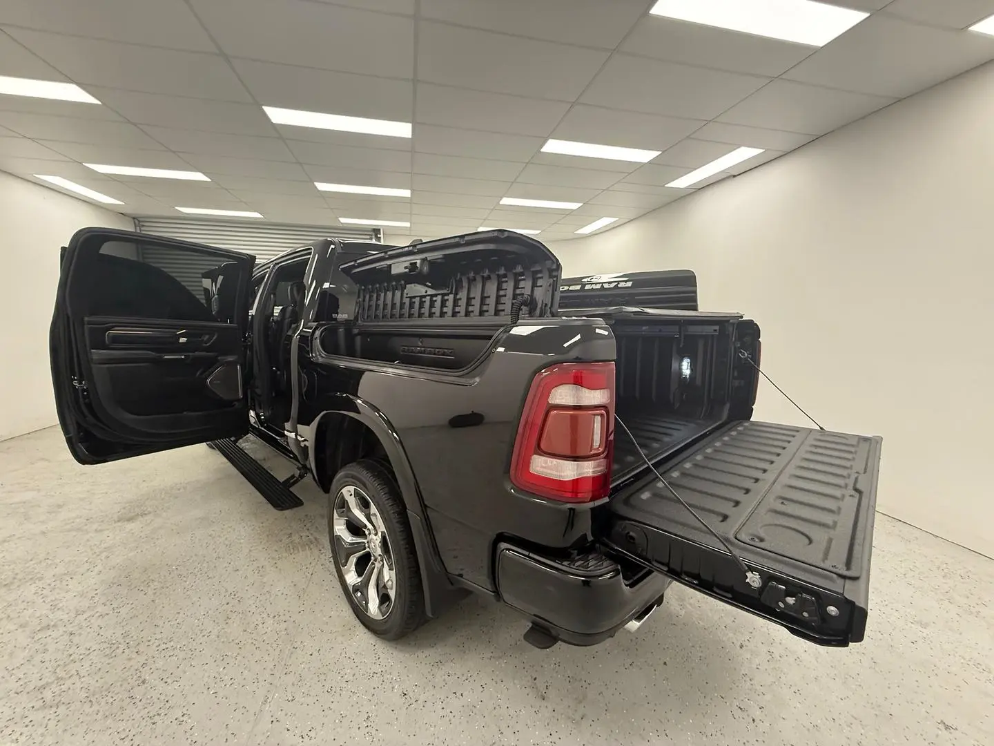 2021 RAM 1500 Gallery Image 11
