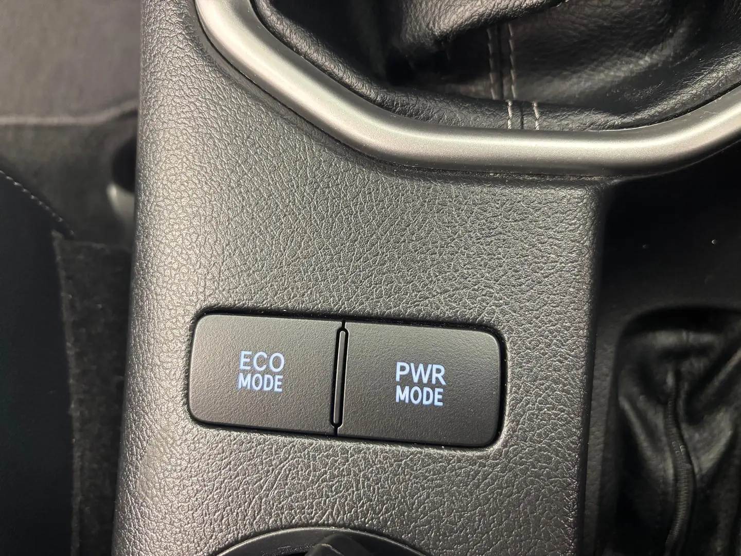 2021 Toyota Hilux Gallery Image 29