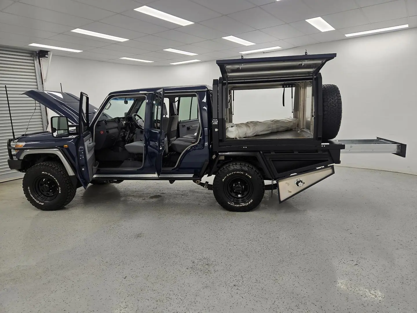2020 Toyota Landcruiser Gallery Image 12
