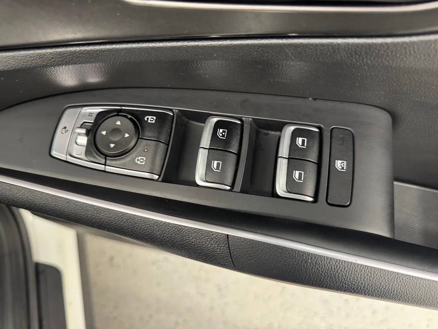 2022 Kia Sorento Gallery Image 16