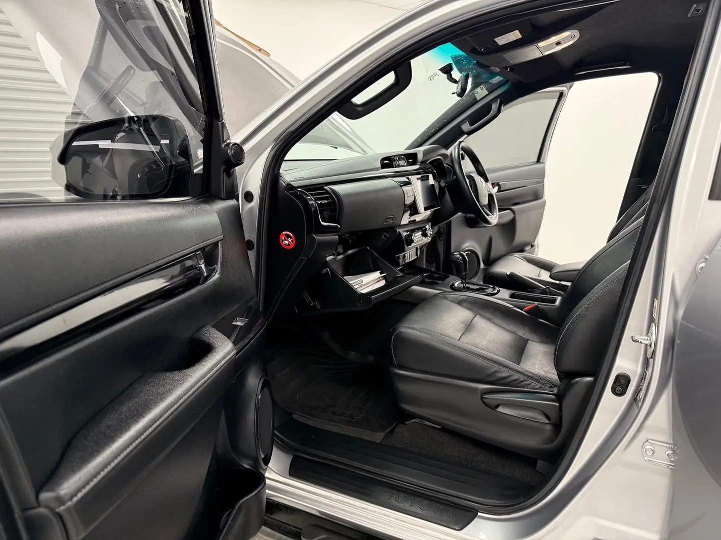 2018 Toyota Hilux Gallery Image 10
