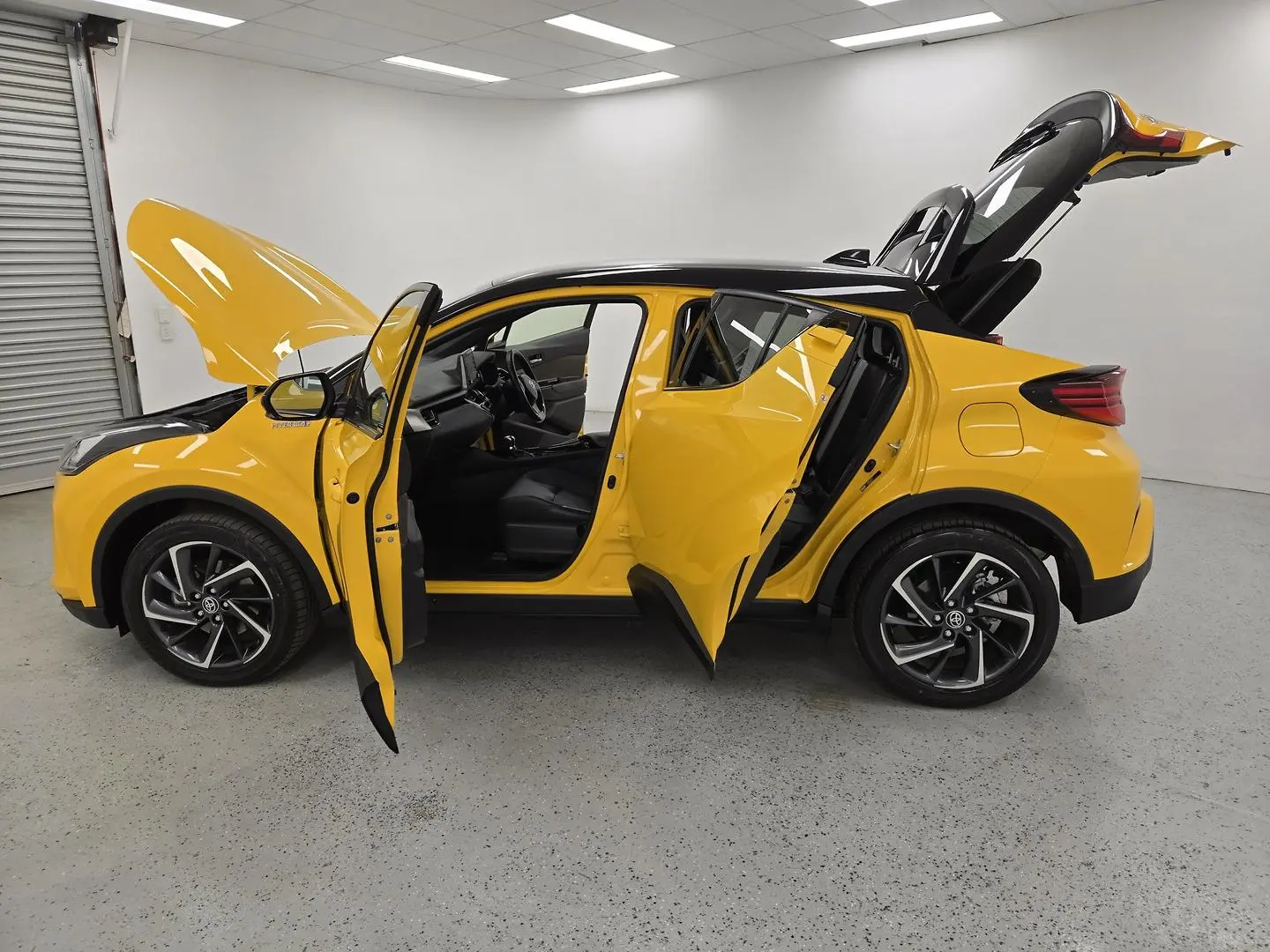2022 Toyota C-HR Gallery Image 13