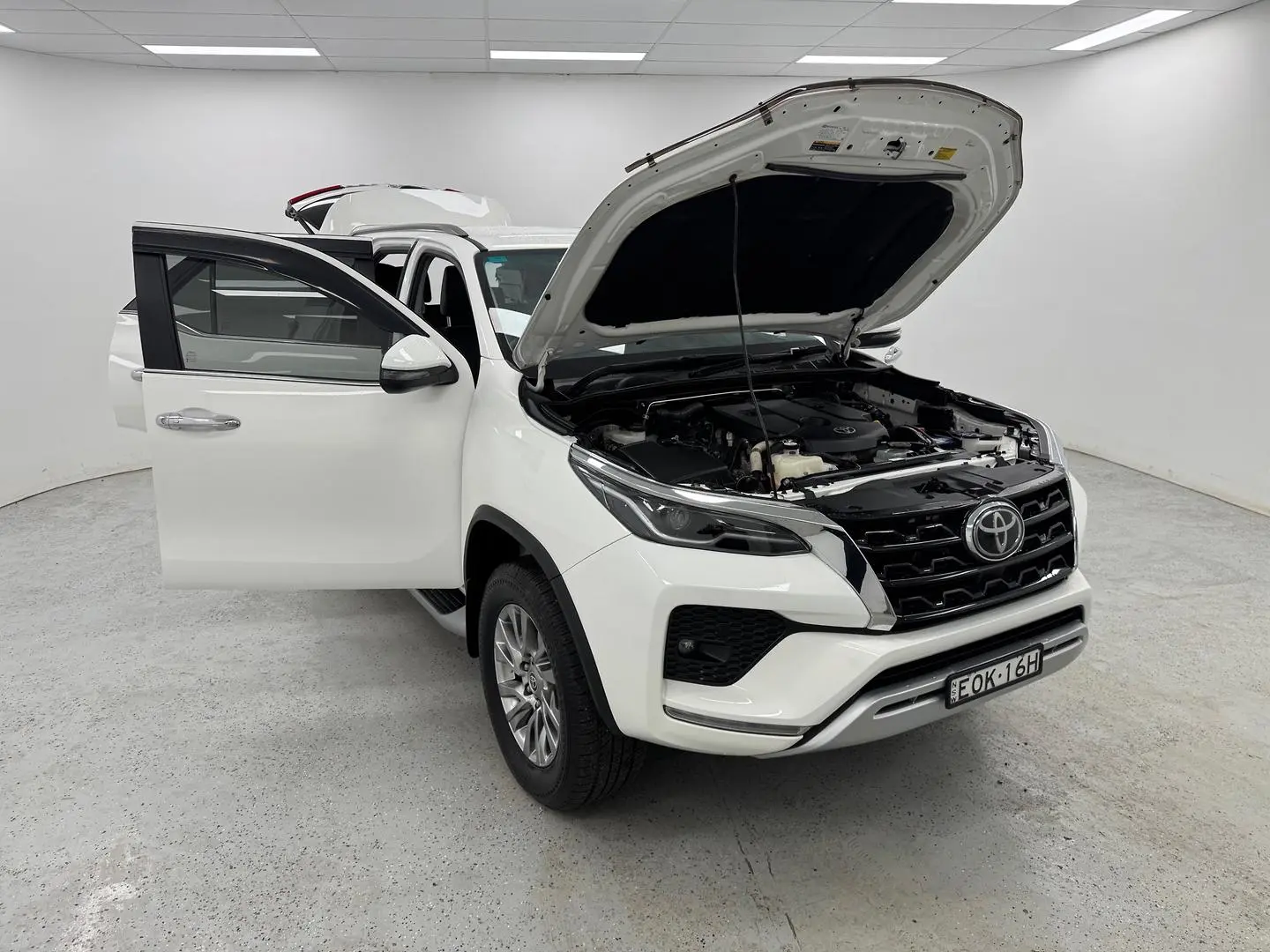 2021 Toyota Fortuner Gallery Image 7