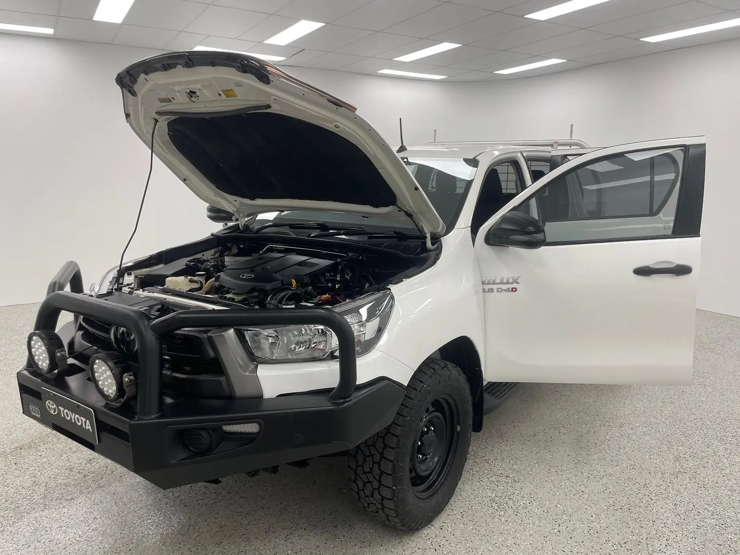 2020 Toyota Hilux Gallery Image 8