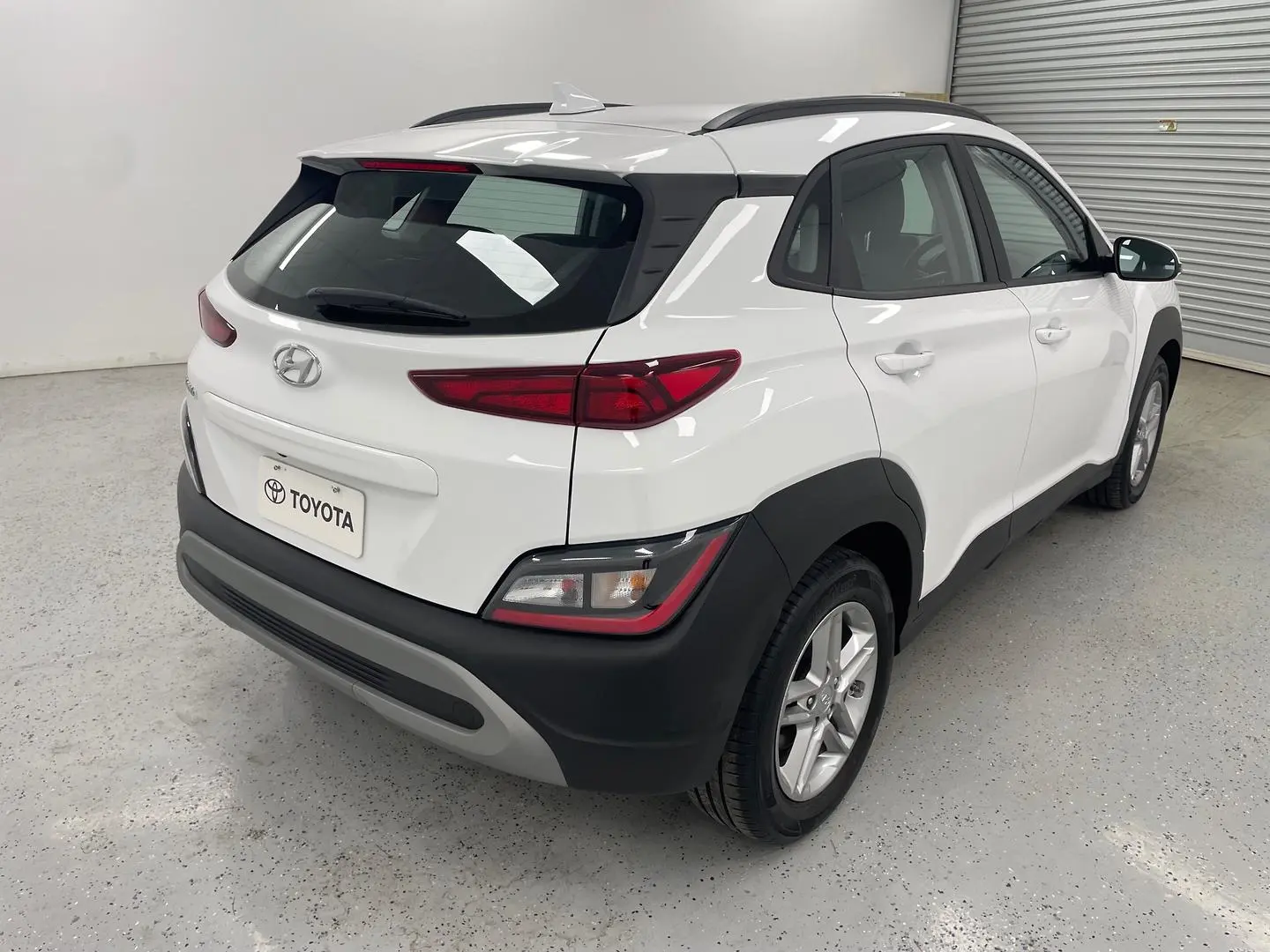 2023 Hyundai Kona Gallery Image 3